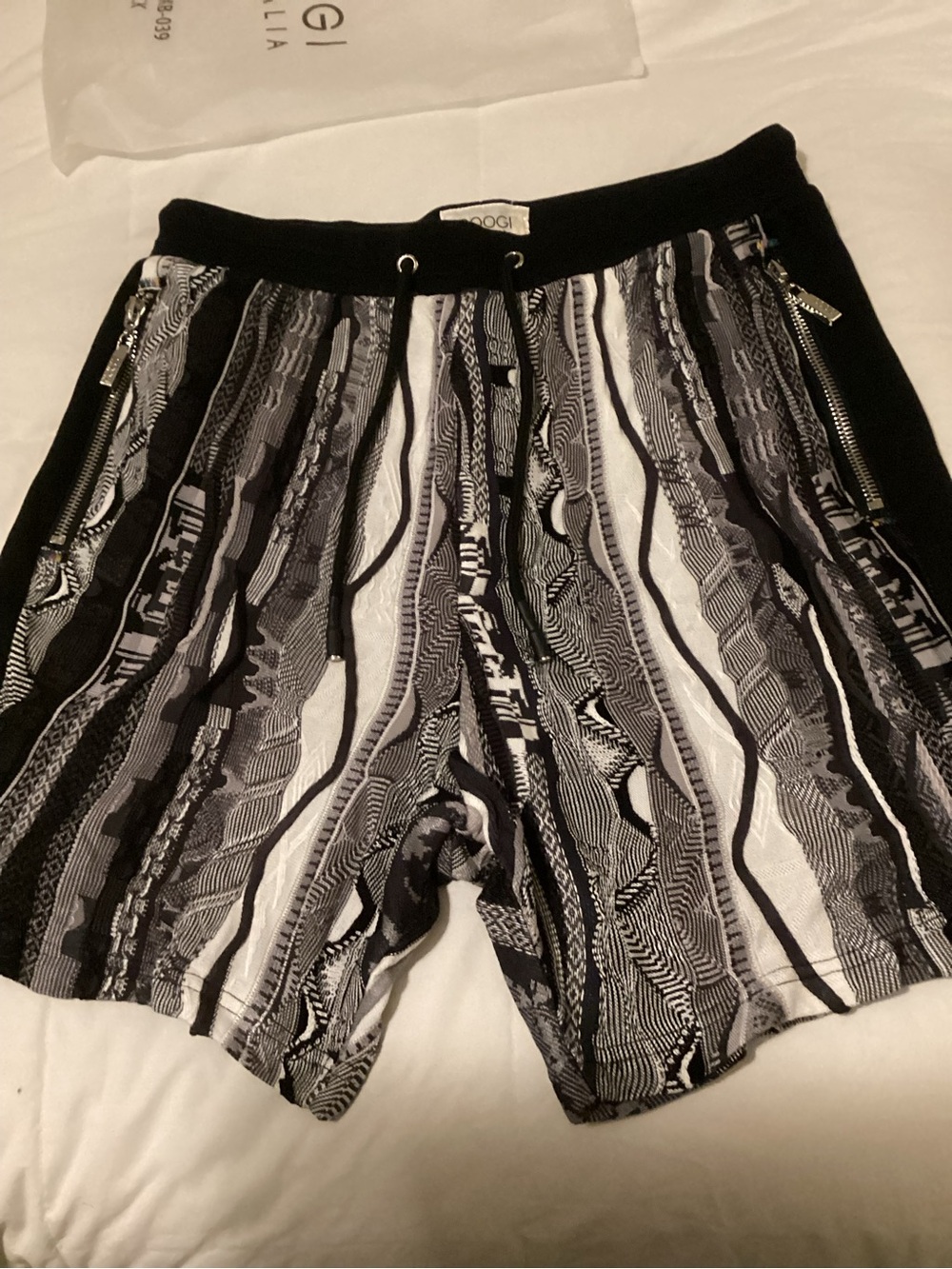 COOGI sweater knit shorts (XL)